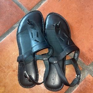 Born black sandals